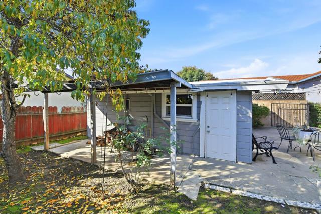 33557 3rd Street, Union City CA: https://media.crmls.org/mediaz/afa9b359-379e-4338-8b18-234c2e71c357.jpg