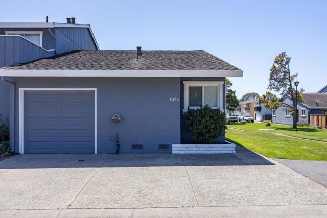 1026 Suzanne Court, Half Moon Bay CA: https://media.crmls.org/mediaz/afaa3504-7ff9-4969-9300-db0971670958.jpg
