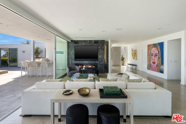 1476 Carla, Beverly Hills CA: https://media.crmls.org/mediaz/afaa4f29-5c85-4848-ba7e-9f6ef04ad954.jpg
