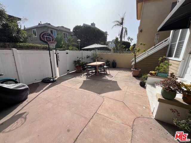  Income Home for Sale in Venice, California