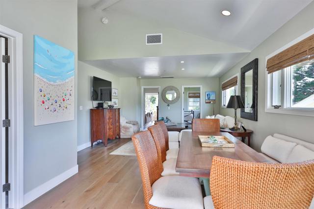 Detail Gallery Image 8 of 21 For 810 D Avenue, Coronado,  CA 92118 - 2 Beds | 1/1 Baths