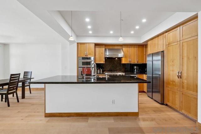 5420 La jolla Blvd., La Jolla CA: https://media.crmls.org/mediaz/afac0090-7408-45da-a717-5e9696a9b381.jpg
