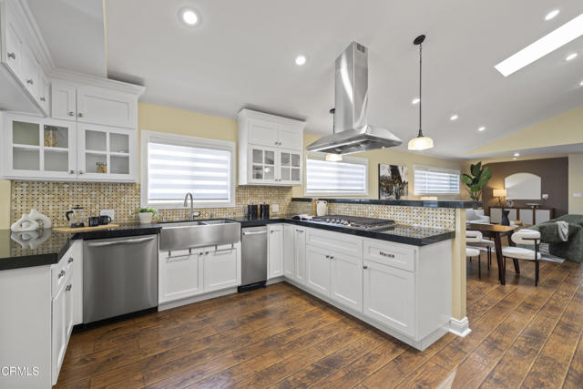 Detail Gallery Image 12 of 51 For 4961 Alcove Ave, Valley Village,  CA 91607 - 3 Beds | 2 Baths