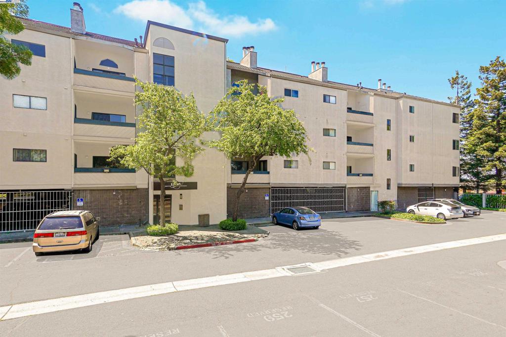 1280 Stanhope Ln #343