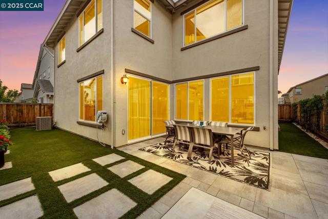 205 Goose Creek Ave, Brentwood CA: https://media.crmls.org/mediaz/afad52f4-0a15-48d8-ad3f-297895c02998.jpg