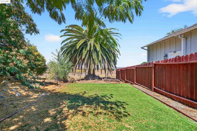 41 Corte Dorado Ct., Benicia CA: https://media.crmls.org/mediaz/afad670c-a0dd-437a-b26b-2c1df05547be.jpg
