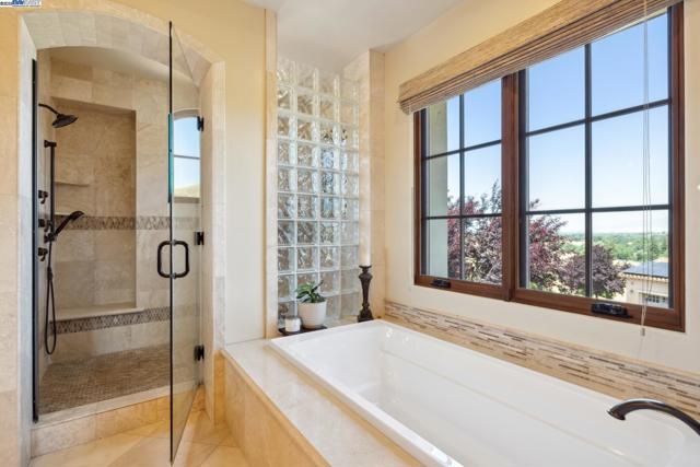 6340 Inspiration Ter, Pleasanton CA: https://media.crmls.org/mediaz/afae250b-1937-4178-ba87-f8f4b2deb86b.jpg