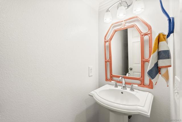 1328 Woodhaven Dr, Oceanside CA: https://media.crmls.org/mediaz/afae4b79-b891-4e69-b4d5-90b9caa0a8ca.jpg