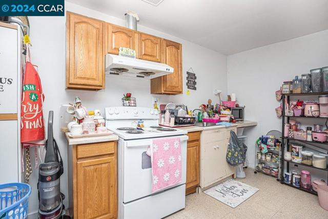 Image 26 of 37 For 637 43rd Street