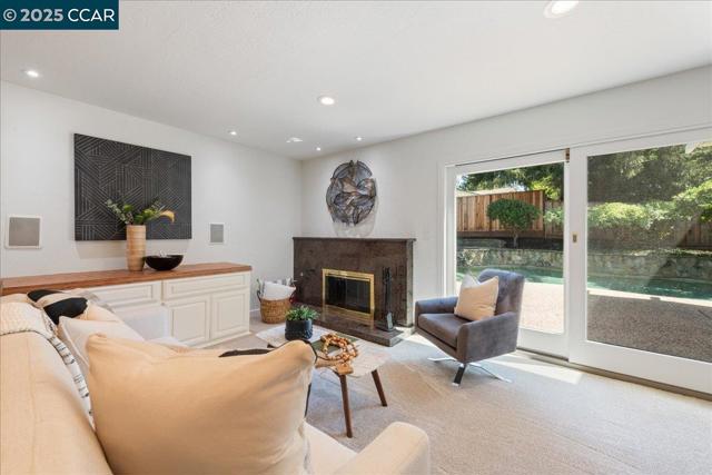 2551 Toltec Cir, San Ramon CA: https://media.crmls.org/mediaz/afae8de0-aef8-44f1-994c-f09d97eabf30.jpg