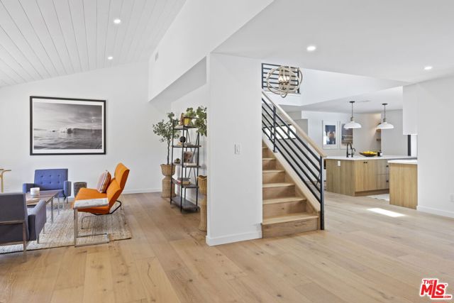 1131 Rancho Drive, Ojai CA: https://media.crmls.org/mediaz/afaeb743-025b-40a0-b6b5-13aaa09db8ff.jpg