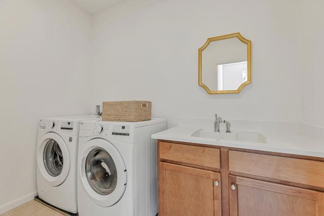 5565 Holly Bay Avenue, Dublin CA: https://media.crmls.org/mediaz/afb01507-a92f-4293-9cba-59115402fe9b.jpg