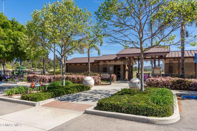 3343 Shadetree Way, Camarillo CA: https://media.crmls.org/mediaz/afb07c4c-3b3f-46d6-8c54-d1fae9916ef6.jpg