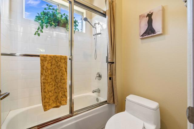 47 Gibraltar Drive, Palm Desert CA: https://media.crmls.org/mediaz/afb0a066-5ed5-4804-9251-37da60c1b954.jpg