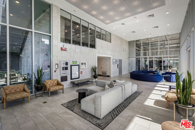 5750 E Hollywood Boulevard, Los Angeles CA: https://media.crmls.org/mediaz/afb14691-3bb6-40ee-b8f7-6c2683e3b251.jpg