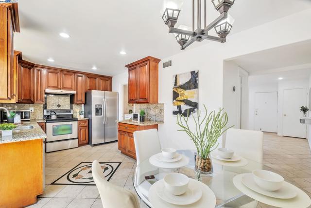 4312 Solano Way, Union City CA: https://media.crmls.org/mediaz/afb16971-29ce-4f00-ae9e-9db19796932a.jpg