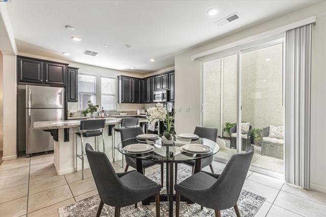 2024 Honey Church Pl, Roseville CA: https://media.crmls.org/mediaz/afb23b67-5776-4454-83dd-a1232be2813c.jpg