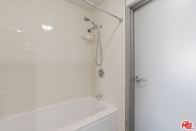 645 W 9th Street, Los Angeles CA: https://media.crmls.org/mediaz/afb24f2e-eabe-4649-9279-3fea40989239.jpg
