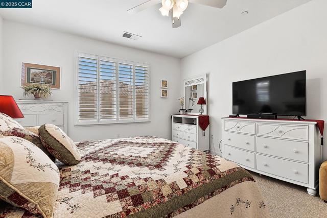 38 Outrigger Way, Discovery Bay CA: https://media.crmls.org/mediaz/afb31453-781a-4215-8bd0-ff8aa2231039.jpg