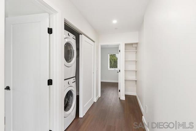 721 27 E 22nd St, National City CA: https://media.crmls.org/mediaz/afb33d3d-890c-4fd4-902d-9c5d3caf7784.jpg