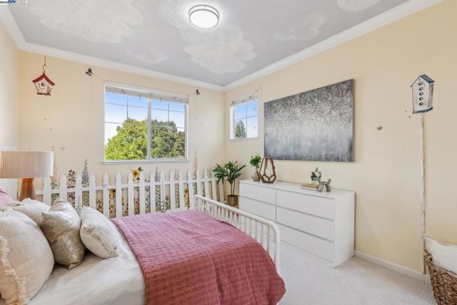 3879 Blackstone Ct, Castro Valley CA: https://media.crmls.org/mediaz/afb385e9-f73e-44b2-8753-d61d949731a3.jpg