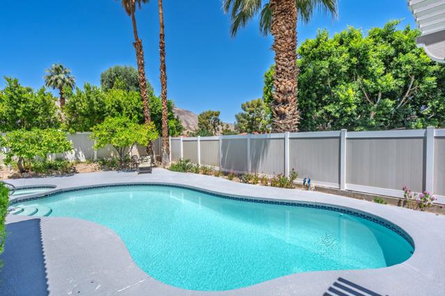 Image 5 of 37 For 72890 Amber Street