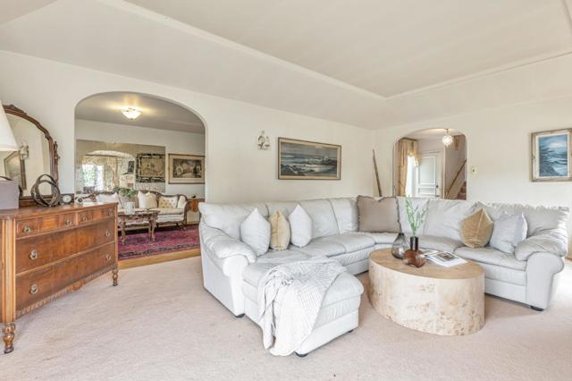 1101 Sloat Boulevard, San Francisco CA: https://media.crmls.org/mediaz/afb4867b-a617-4b23-a6ba-4e1263a58f7c.jpg