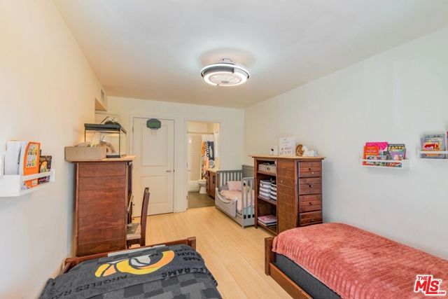 4702 Fulton Avenue, Sherman Oaks CA: https://media.crmls.org/mediaz/afb57e68-c64f-4c2c-b801-95449f108b0d.jpg