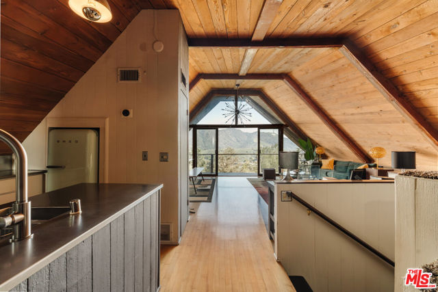 6894 Pacific View Drive, Los Angeles CA: https://media.crmls.org/mediaz/afb67d5e-7266-404d-9cb2-0c23531ec9f6.jpg