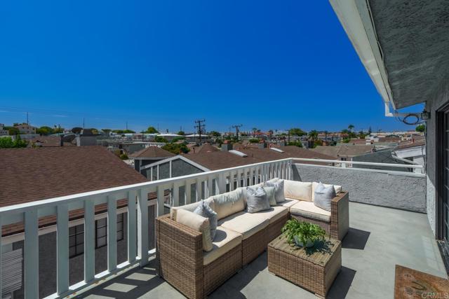 Detail Gallery Image 47 of 55 For 2021 Carnegie Ln #APT 7,  Redondo Beach,  CA 90278 - 3 Beds | 2/1 Baths
