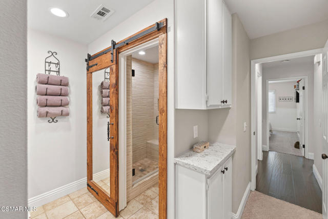 4570 N Vistapark Drive, Moorpark CA: https://media.crmls.org/mediaz/afb7f7f3-02e0-4081-8afd-f9aa1d9198e7.jpg