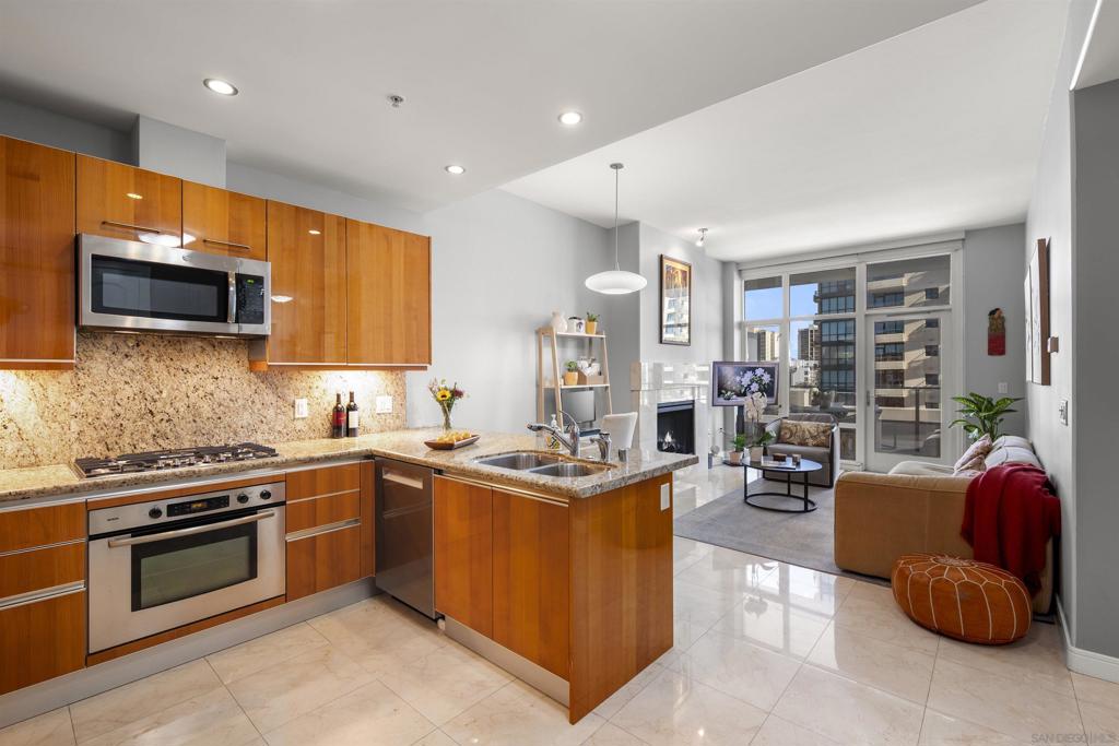 550 Front St #302