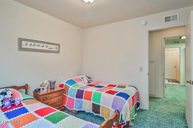 11820 Doral Avenue, Porter Ranch CA: https://media.crmls.org/mediaz/afb88403-2ff8-468a-b877-83c9cde86a9c.jpg