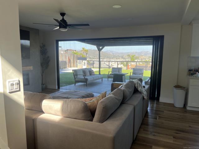1615 Honey Hill Rd, El Cajon CA: https://media.crmls.org/mediaz/afb9d437-2b44-402c-914e-b120b11e82af.jpg