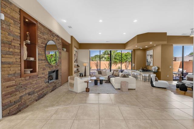 50050 Camino Privado, La Quinta CA: https://media.crmls.org/mediaz/afb9eb22-2366-43b6-b7d1-e7656d2c553b.jpg