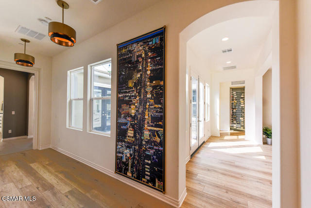 6981 Shadow Wood Drive, Moorpark CA: https://media.crmls.org/mediaz/afb9f143-118c-4c1e-9dc0-cda8cb6db38a.jpg