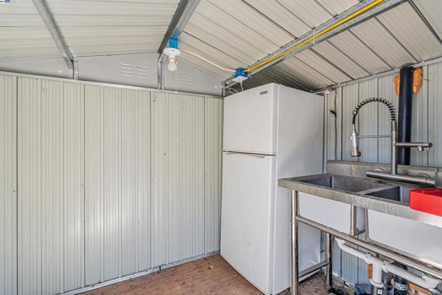 24576 Oneil Ave, Hayward CA: https://media.crmls.org/mediaz/afba291a-4345-4347-abad-a88a0efc2e19.jpg