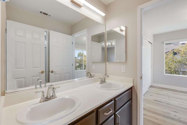 4579 Mangrove Dr, Dublin CA: https://media.crmls.org/mediaz/afba316e-eaca-490e-a346-02f17ae33ac8.jpg
