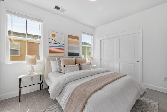 38930 Lemongrass Way, Newark CA: https://media.crmls.org/mediaz/afba60b0-ec58-48f1-bce9-e94b7b0157e3.jpg