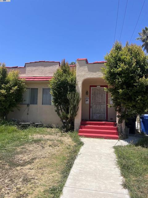 5419 S Harcourt Ave, Los Angeles CA: https://media.crmls.org/mediaz/afba80cf-6777-474f-be80-7d016876728a.jpg