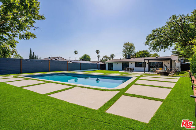 5835 Mcdonie Avenue, Woodland Hills CA: https://media.crmls.org/mediaz/afbb7be6-e6b6-40af-9fcf-f40b99e032bc.jpg