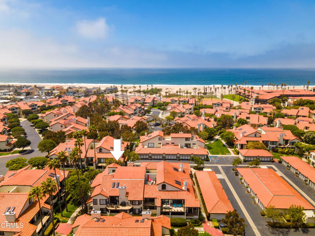 2287 Martinique Lane, Oxnard CA: https://media.crmls.org/mediaz/afbbd929-054a-4358-b70d-046b1bdc2a8d.jpg