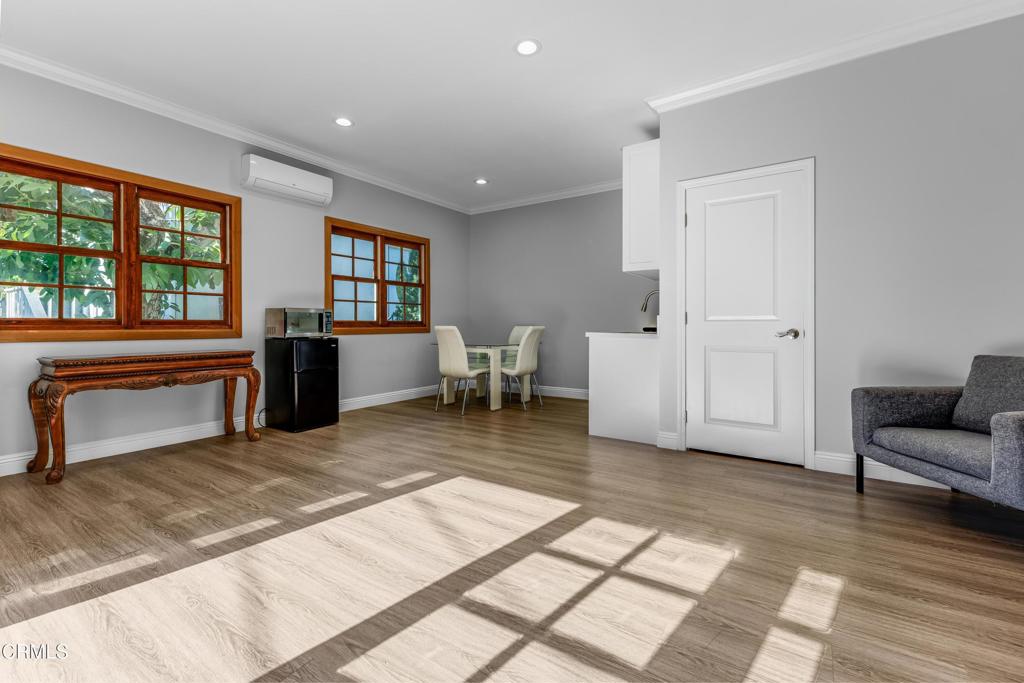 1115 S Wilton Place #A