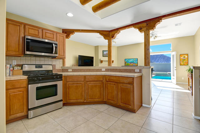 78595 Saguaro Road, La Quinta CA: https://media.crmls.org/mediaz/afbc44cf-22ad-4b8c-9dcb-9e76e3d1b1d1.jpg