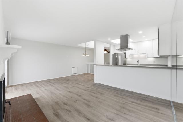 2388 Altisma Way, Carlsbad CA: https://media.crmls.org/mediaz/afbd232e-3447-4947-babe-c531fb20349d.jpg