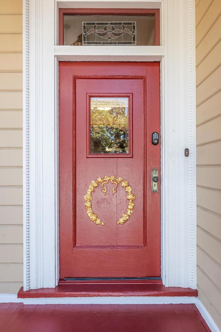https://media.crmls.org/mediaz/afbea575-ba29-47f6-a1b4-f11fc3fa812f.jpg?preset=X-Large
