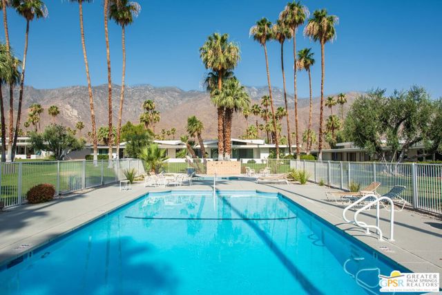 1595 E Canyon Estates Drive, Palm Springs CA: https://media.crmls.org/mediaz/afbeb676-ece2-4195-b53d-1c99550f6e97.jpg