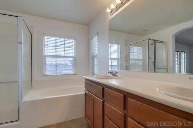2305 Wisteria Way, National City CA: https://media.crmls.org/mediaz/afc01534-da77-4736-8461-349d1edbe998.jpg