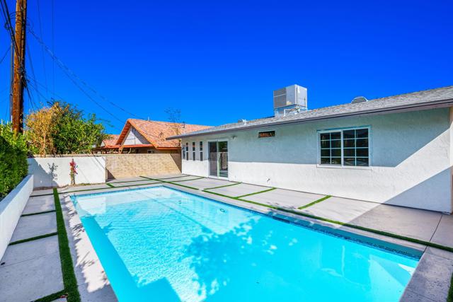 52885 Avenida Carranza, La Quinta CA: https://media.crmls.org/mediaz/afc01745-c962-4221-9940-c2d685494448.jpg