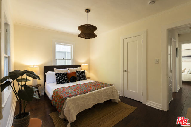 3010 11th Avenue, Los Angeles CA: https://media.crmls.org/mediaz/afc0217a-04cd-4a26-9874-fe6d10509274.jpg